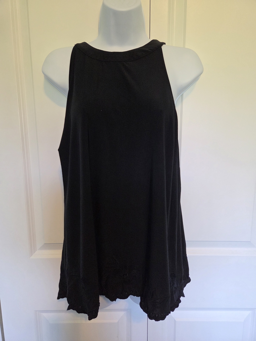 Jennifer Lopez Black Sleeveless Swing Tank with Scalloped Hem